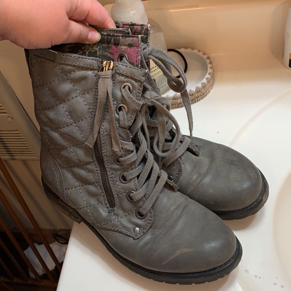 COPY - Roxy combat boots!